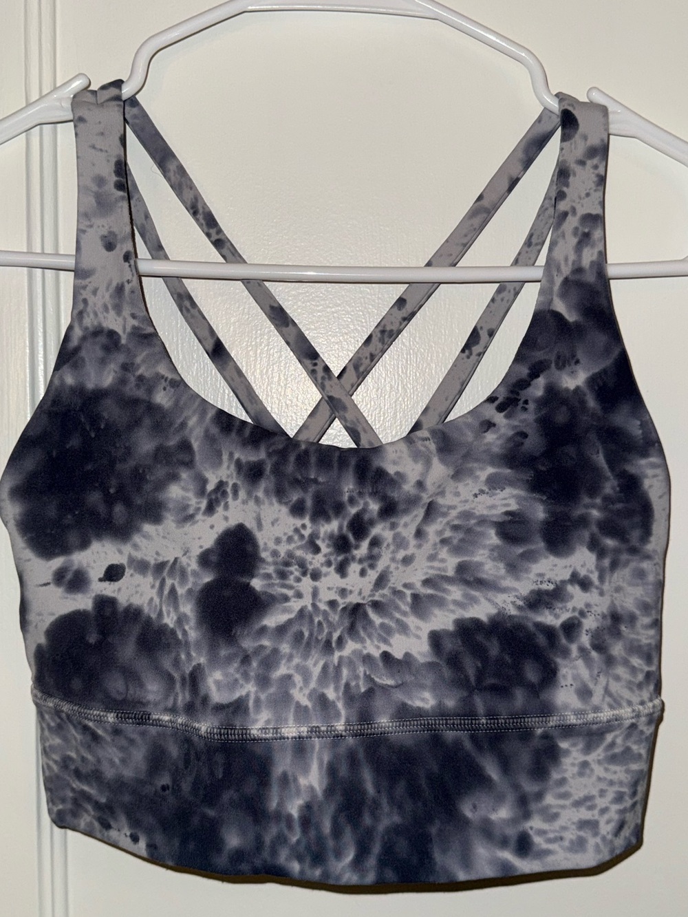 Lululemon Energy Bra Long Line in Tie Dye
Marble Dye Classic Navy - size 6